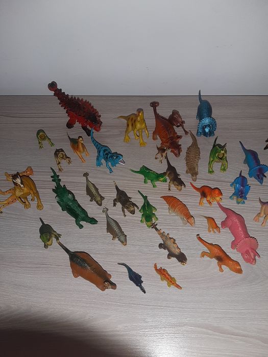 Игрушки колекция динозавров