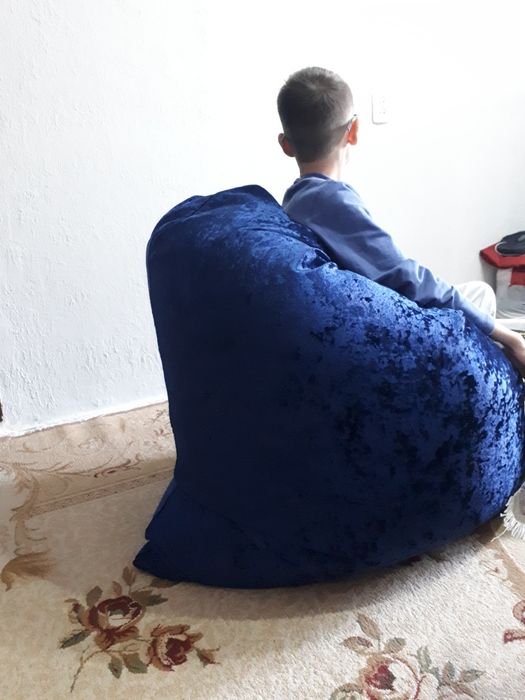 Бескаркасная подушка ( кресло)