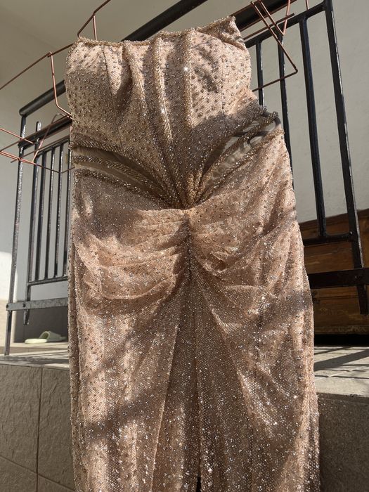 Прадлагам бална рокля ново