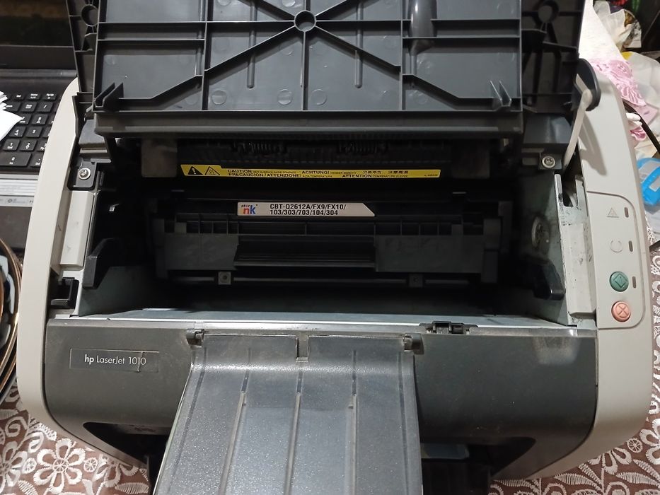 Продам принтер HP 1018