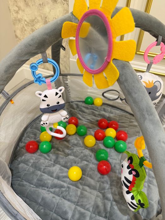 Развивающий коврик/манеж с игрушками