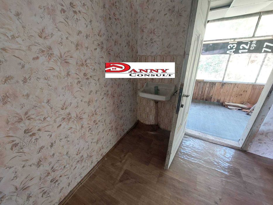 Продава се Къща в Стражица - 70 кв.м за 153 €/кв.м - Снимка #4
