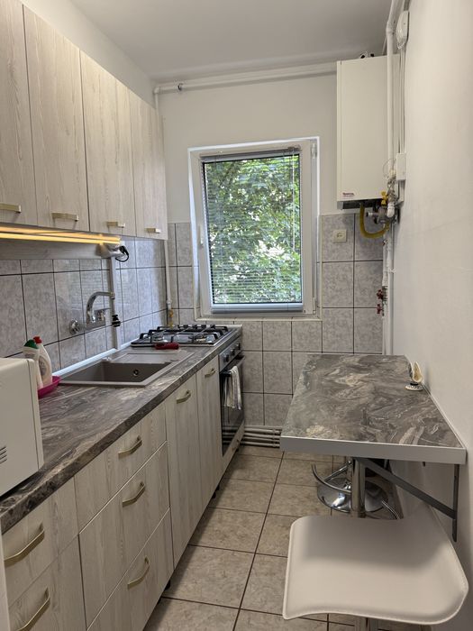 Apartament 3 camere pentru închiriat