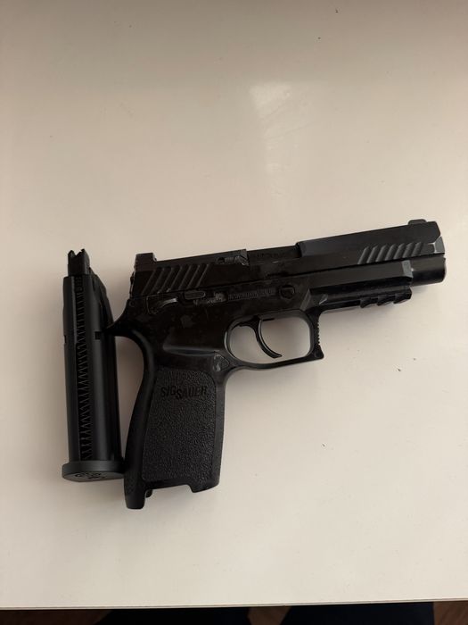 M17 airsoft sig sauer