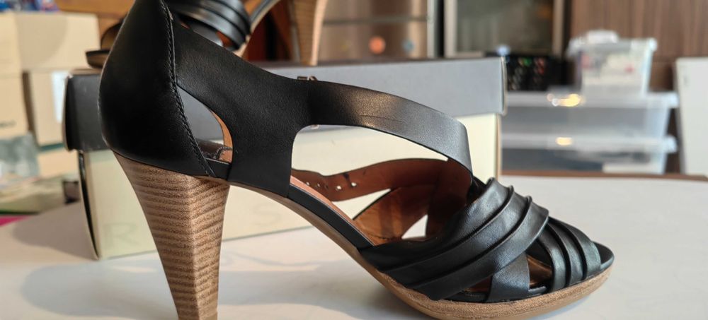 сандали на висок ток GEOX