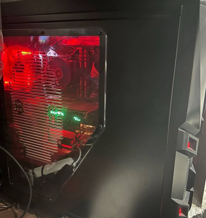 Срочно продается игровой компьютер+клавиатура+наушники