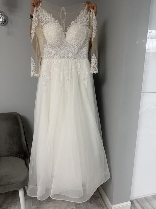 Vand rochie de mireasa !