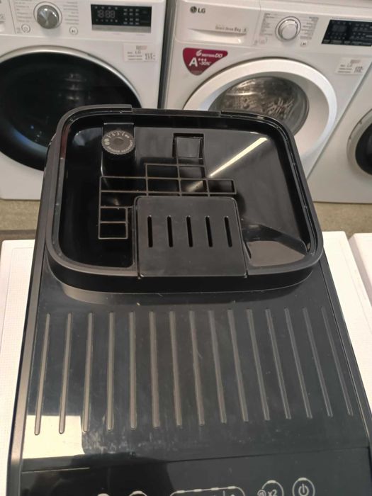 Кафемашина-Автомат Delonghi Magnifica Evo 15 bar опция за мляно кафе