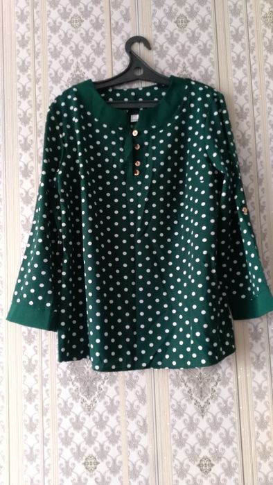 Продам  блузки новые.