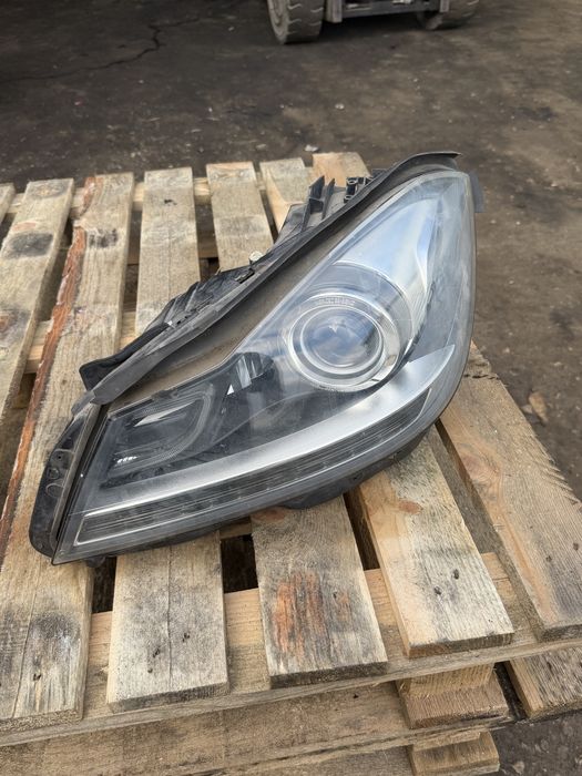 LED фар Ляв Mercedes W204 C Class Facelift Ксенон с забележка ном 2