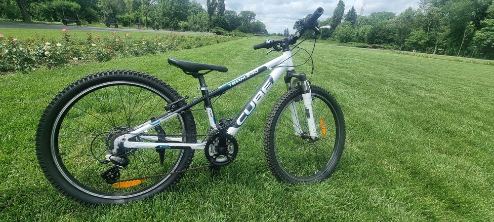 Bicicleta Cube R24 de copii