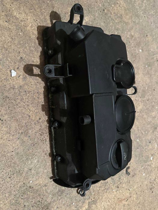 Капак на клапаните за Фолаксваген Пасат В6, двигател BMP