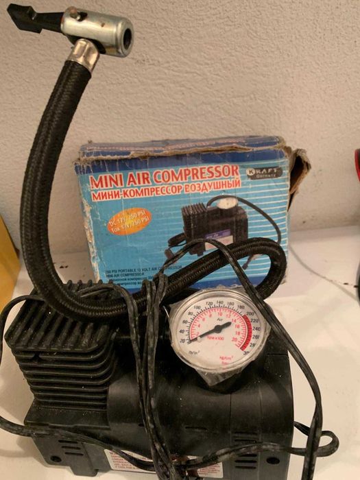 мини автокомпресор Kraft (12V / 250 PSI)