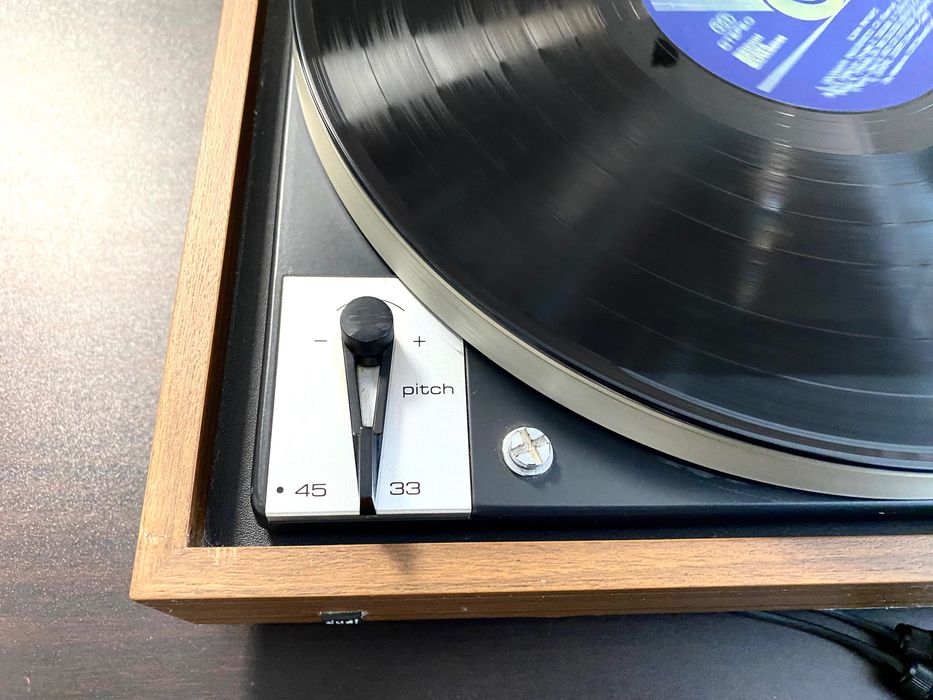 Топ модел грамофон Dual