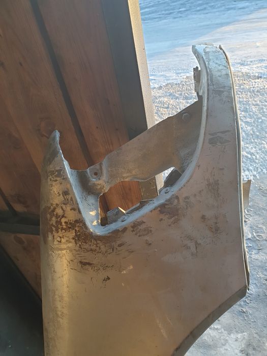 Правое крыло от w140