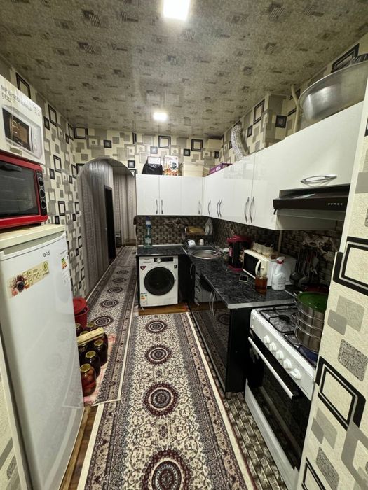 8микрарайоне 2х Новая планировка срочно Прадаётся можно через банк