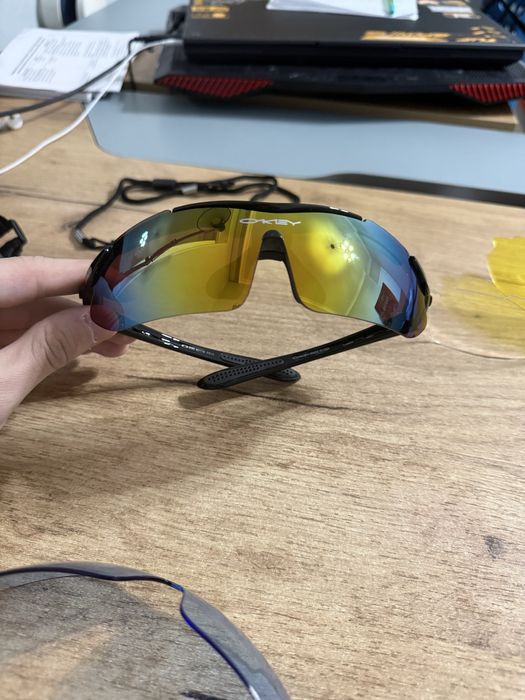 Стильные спортивные очки OKEY Eyewear.