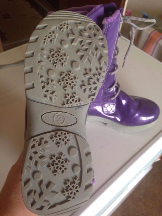 Продавам детски ботуши / момиче, лачени