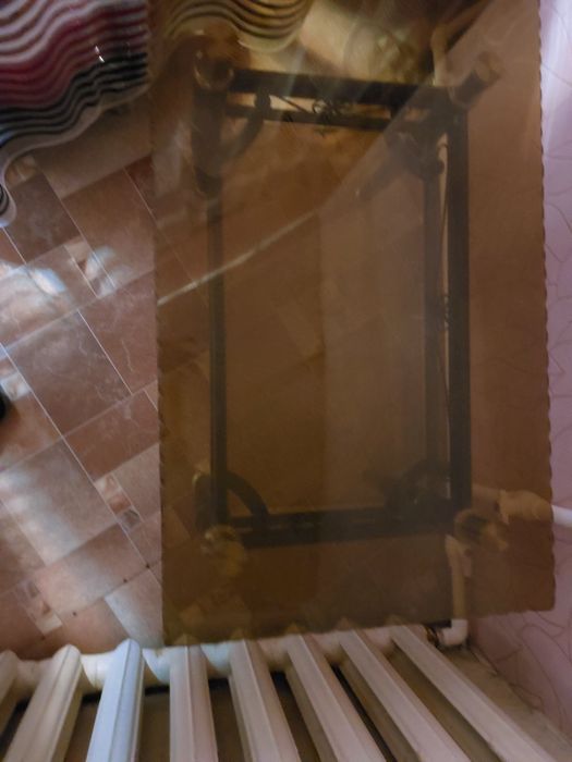 Стеклянный столик