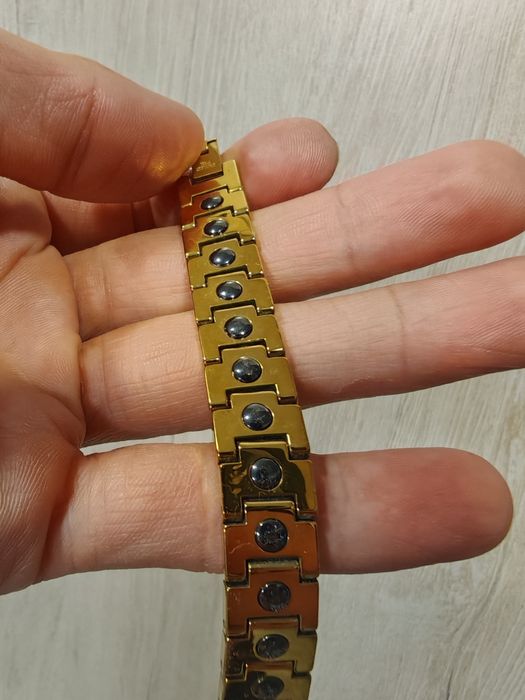 Продам браслет, магнитный