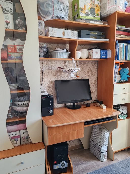 Продам стенку с компьютерным столом