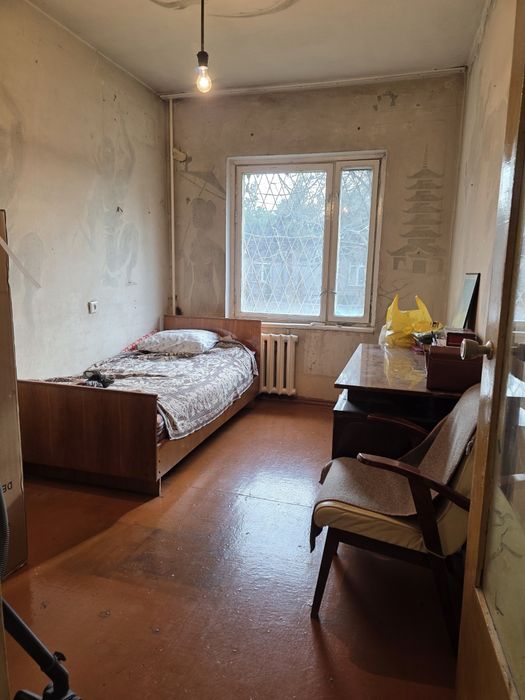 Юнусабад 12 метро Туркестан 3/1/5 балкон 2х6м