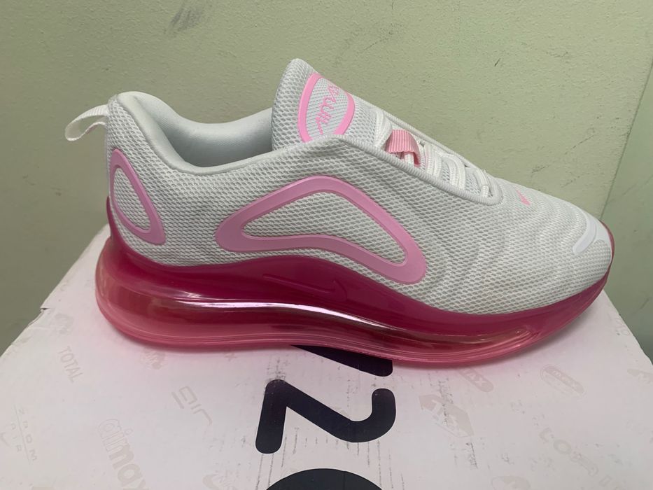 Нови дамски маратонки Nike Air Max 720 налични 38 номер