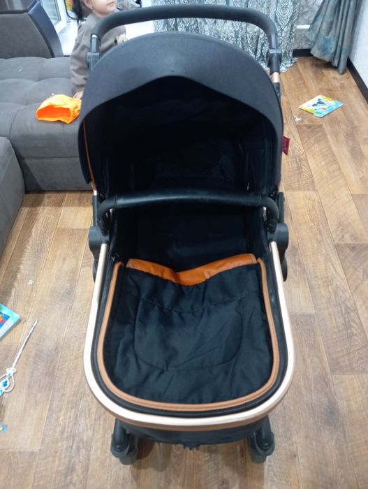 Продам коляску  777