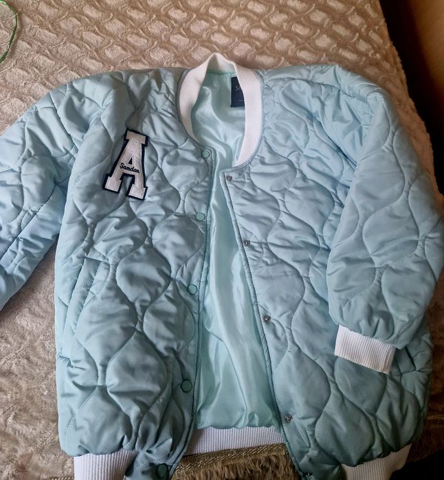 Продам женский бомбер