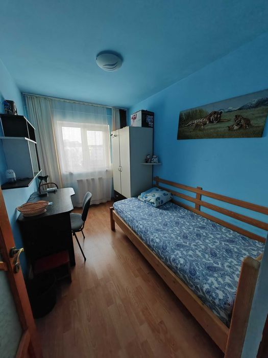 Închiriez camera în apartament cu 3 camere