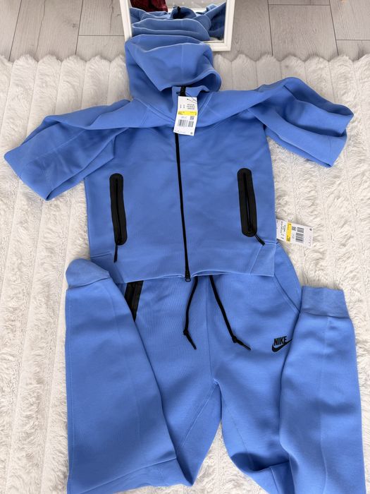 Trening Nike xs nou cu eticheta