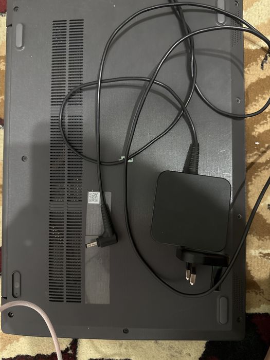 Lenovo notebook sotiladi