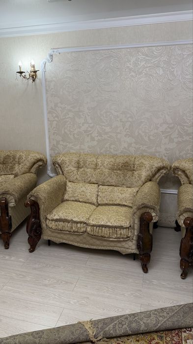 Диван и 2 кресла