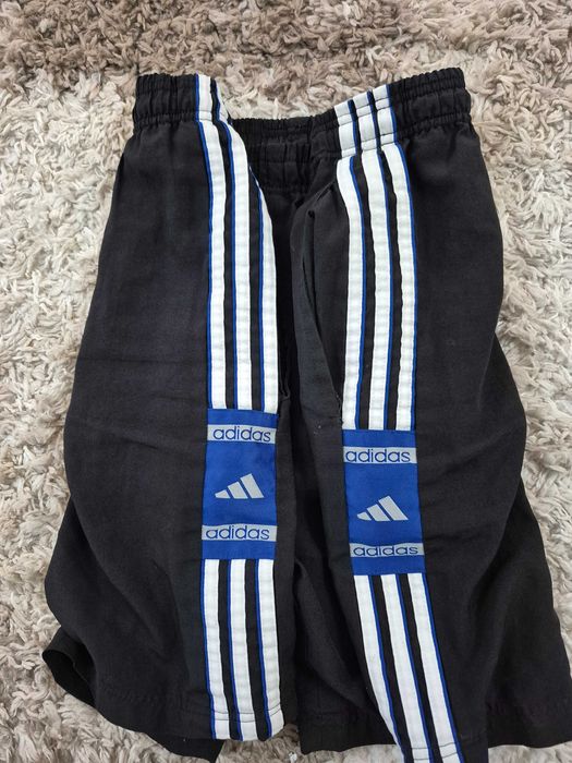 Sort Adidas marimea L