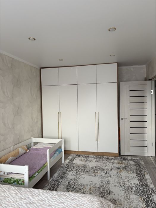 Продам квартиру 3 х комнатную