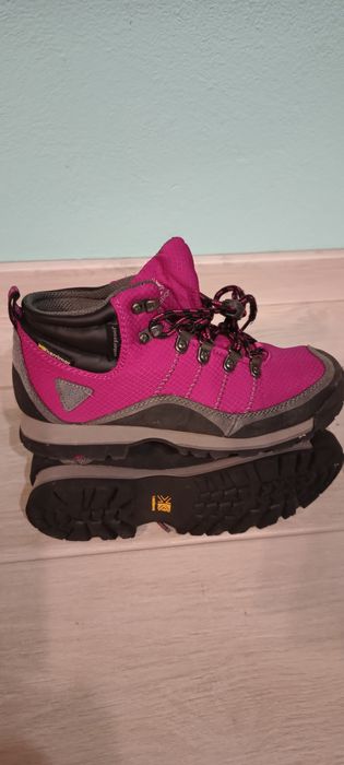 Зимни туристически обувки розови