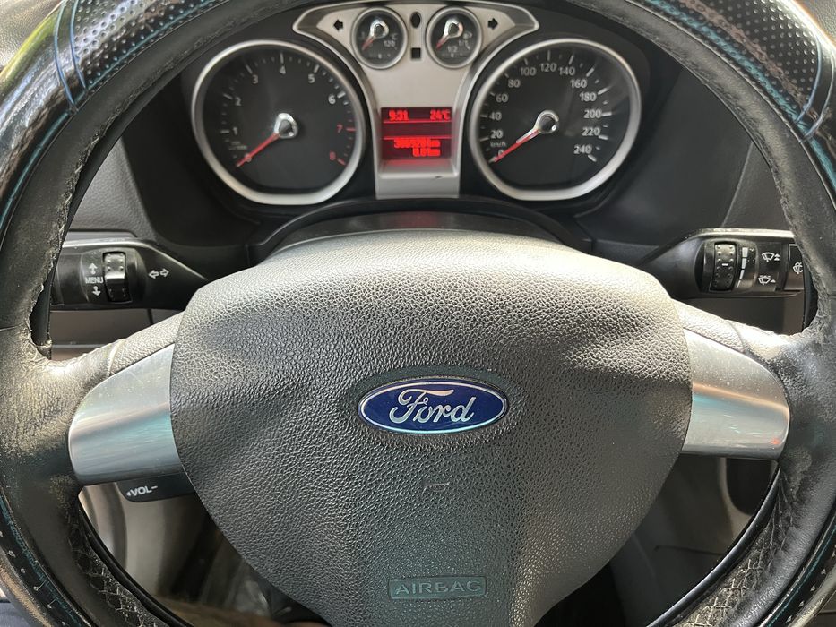 Ford Focus 1.6i комби