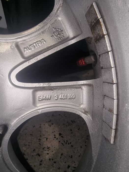 Зимни гуми с оригинални лети джанти за БМВ Х3 Е83 .