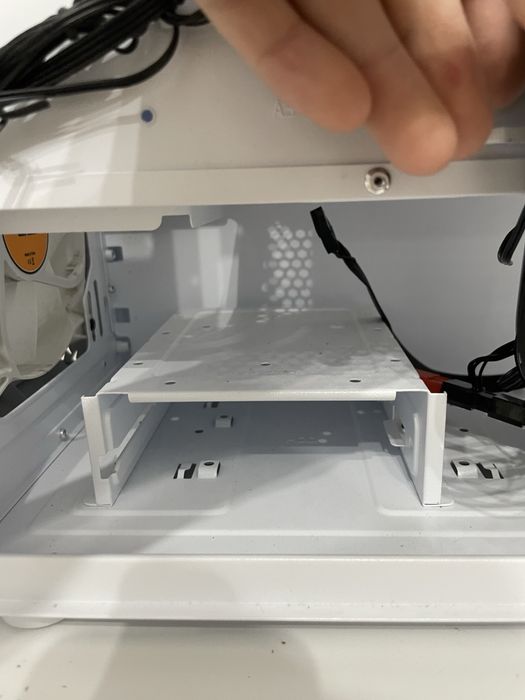 Продается белый  корпус