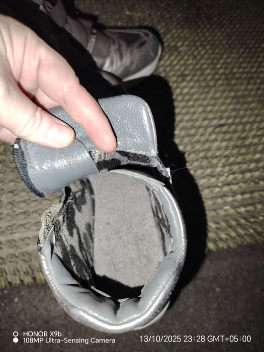 Продам демисезонные ботинки