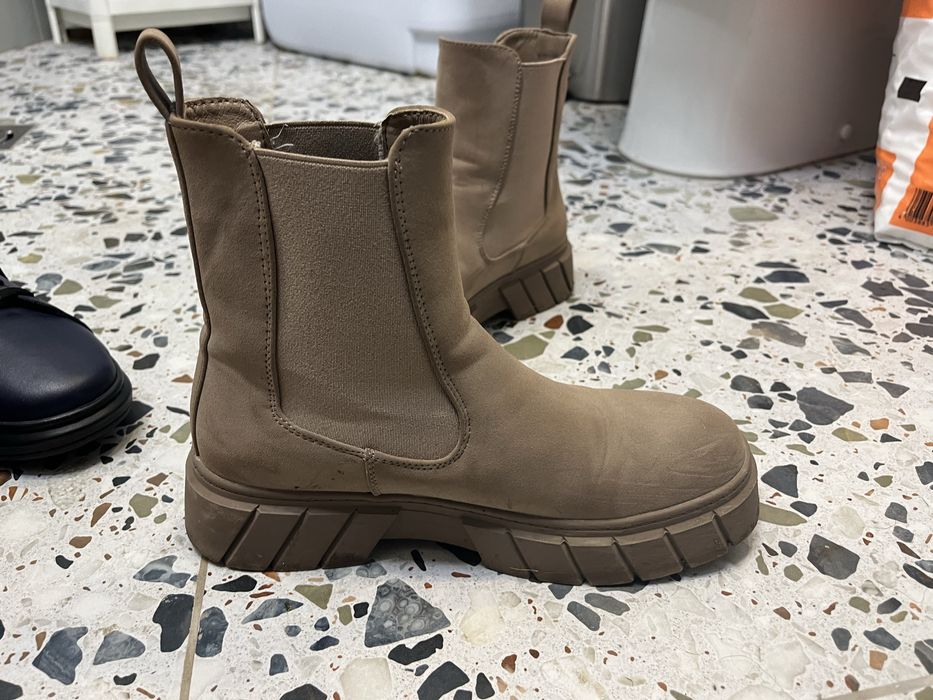 Jenny Fairy боти (10€) u ATO shoes кецове (8€)