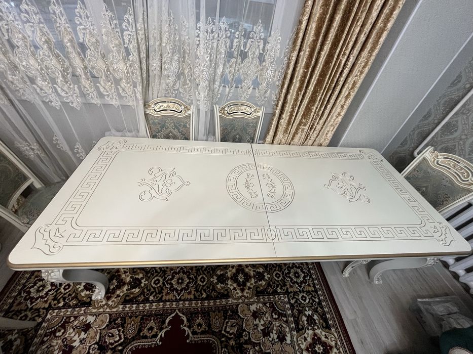 Продам гостинный стол!