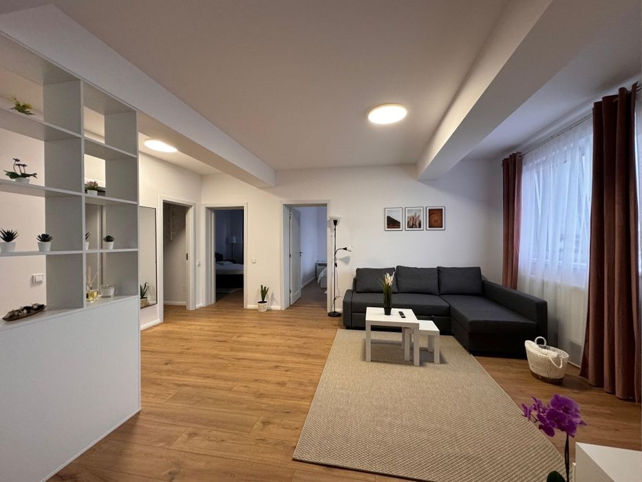 De inchiriat apartament cu 3 camere mobilat utilat