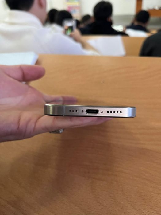 iPhone 15 pro 128 gb