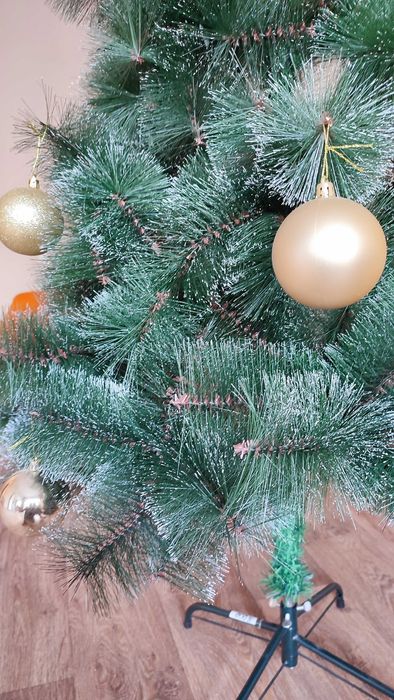 Продам Ёлку 160см