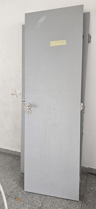 Сиви интериорни врати