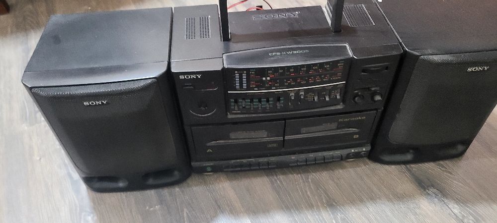 Sotiladi sony muzikalni