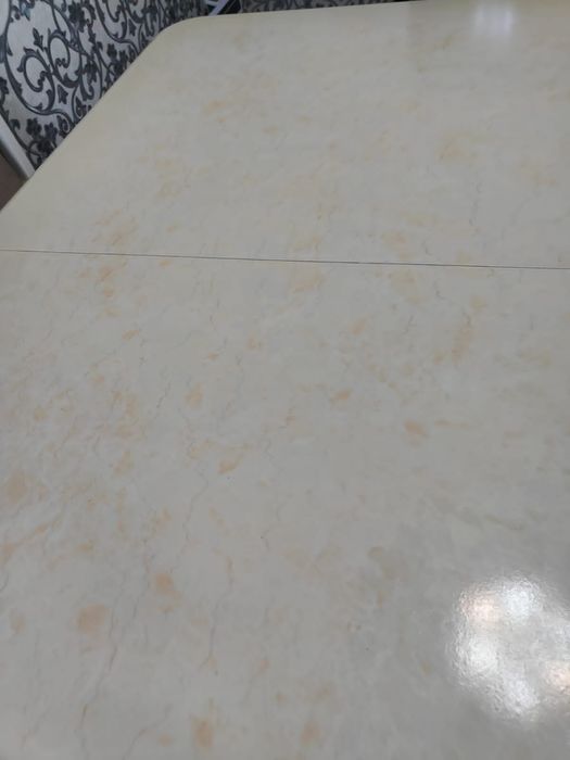 Стол  в отличном состоянии