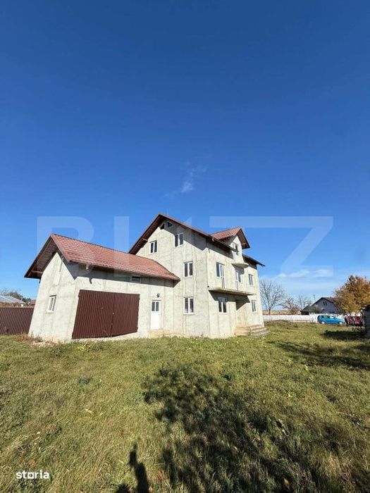 Casa la rosu, 206 mp, teren 2355 mp, zona Siminicea