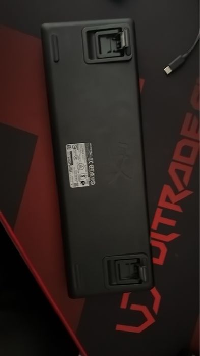 Продавам клавиятура huper X red swich